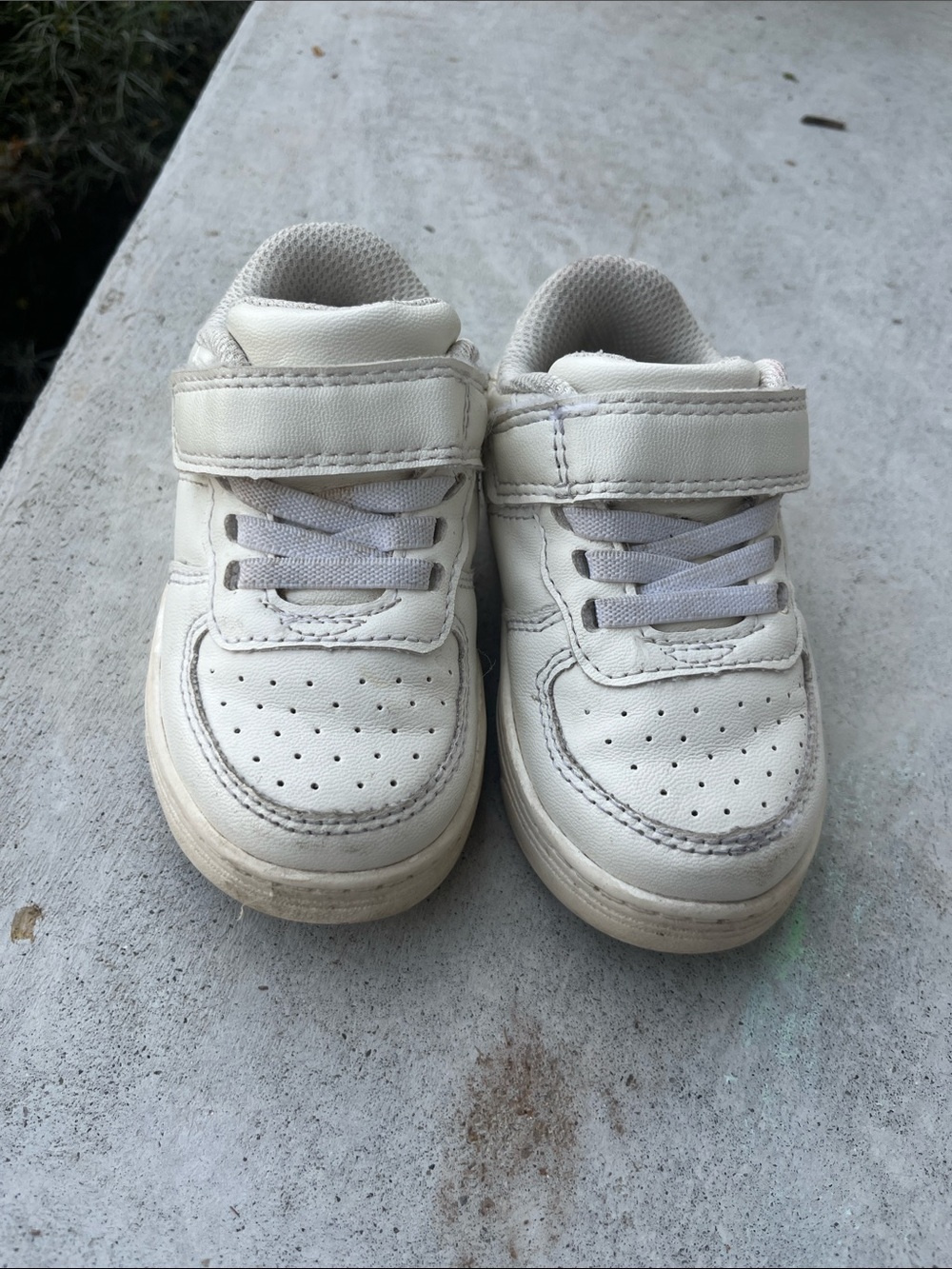 Cat & Jack Cream/White Velcro Kids Sneakers